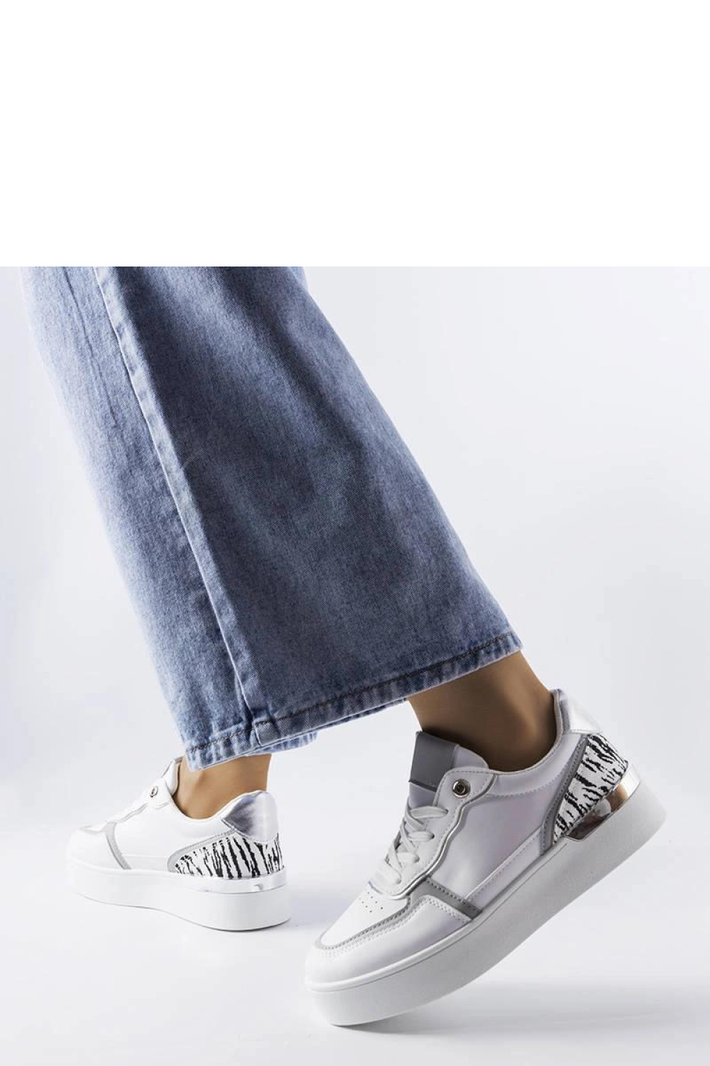 Białe sneakersy na platformie Tooele - Solea - obrazek 2