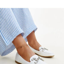 Białe mokasyny z cyrkonową klamerką Mali – Solea