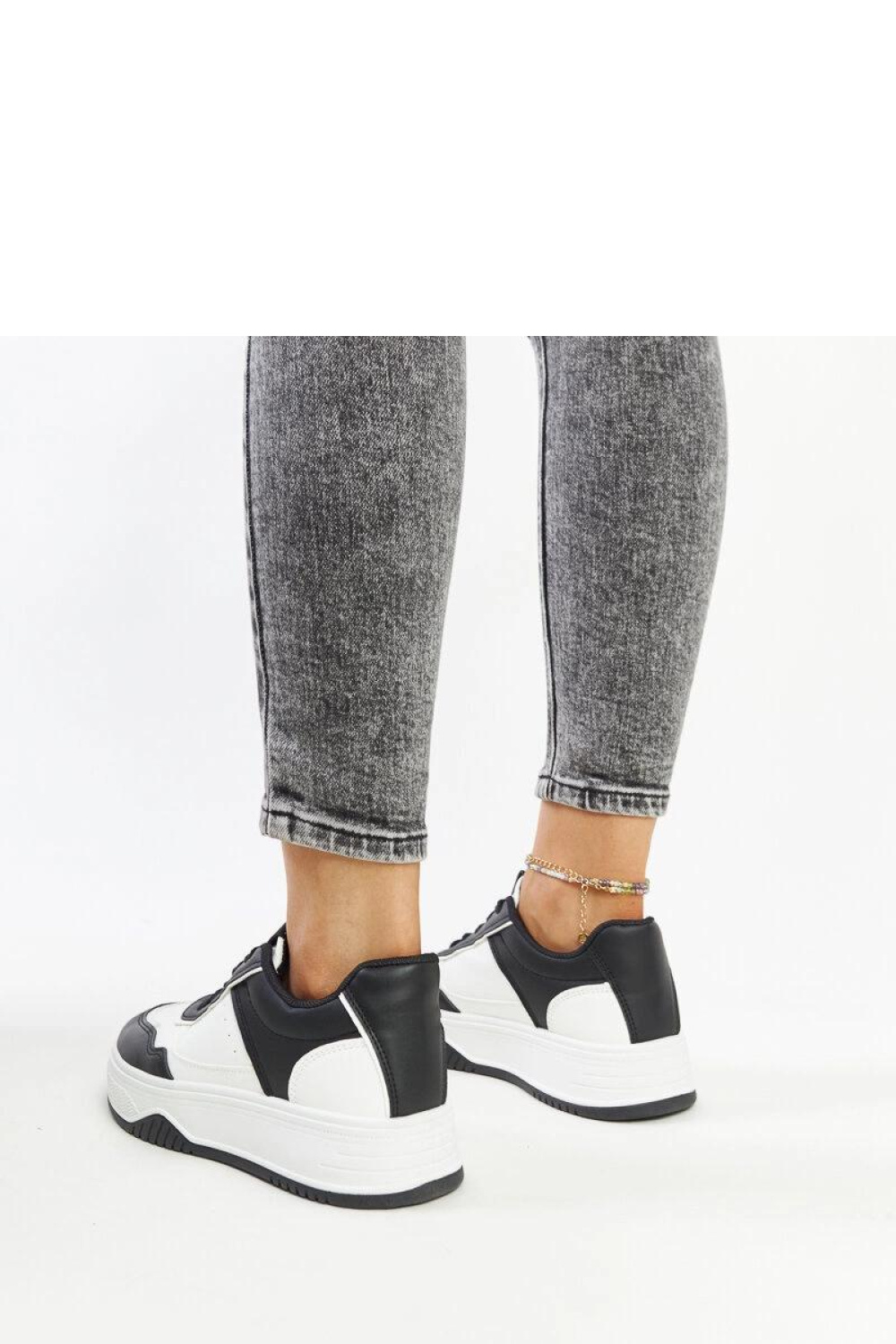 Biało-czarne sneakersy na grubszej podeszwie Rumai - Solea - obrazek 4