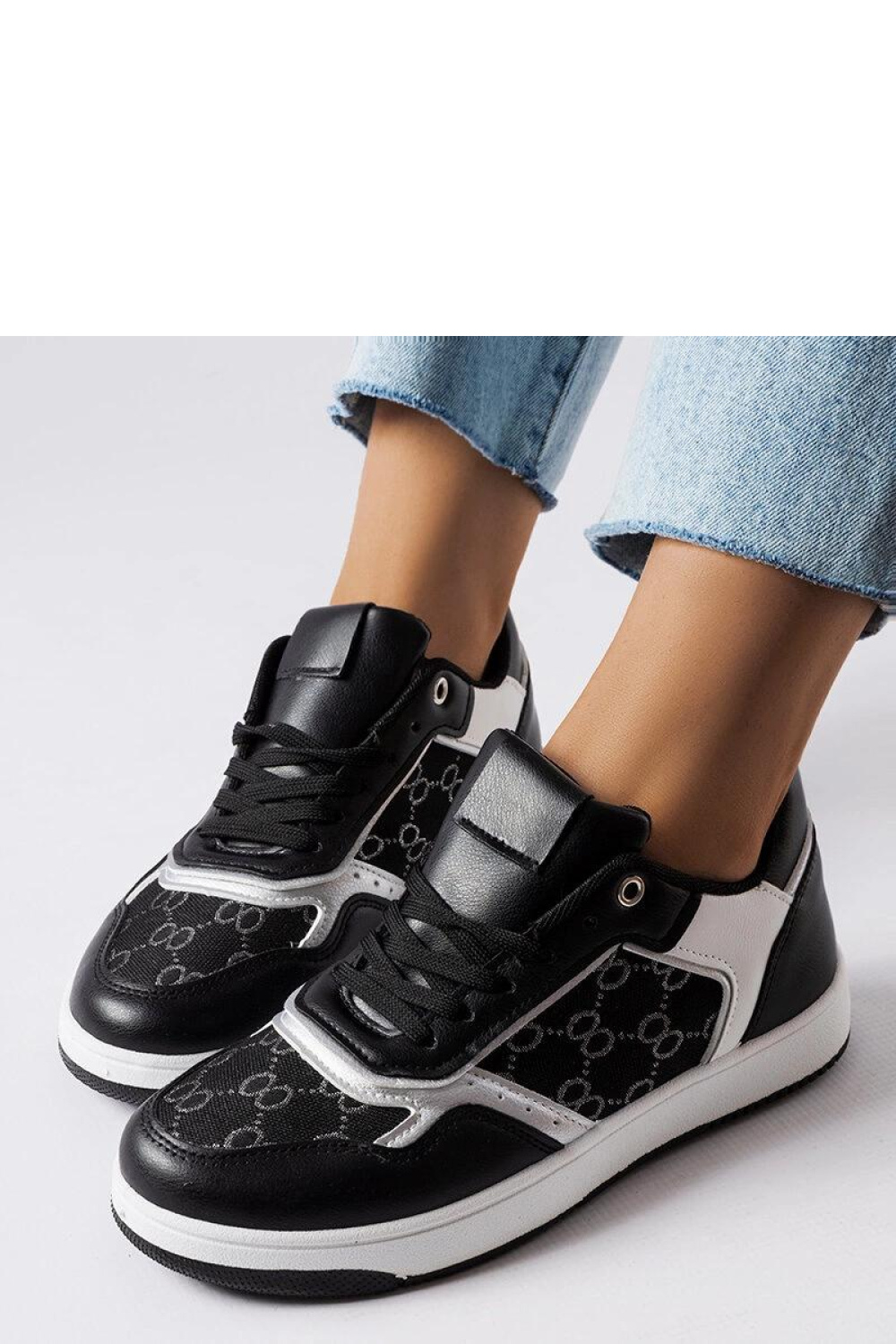 Czarne sneakersy zdobione monogramem Isidora - Solea - obrazek 3