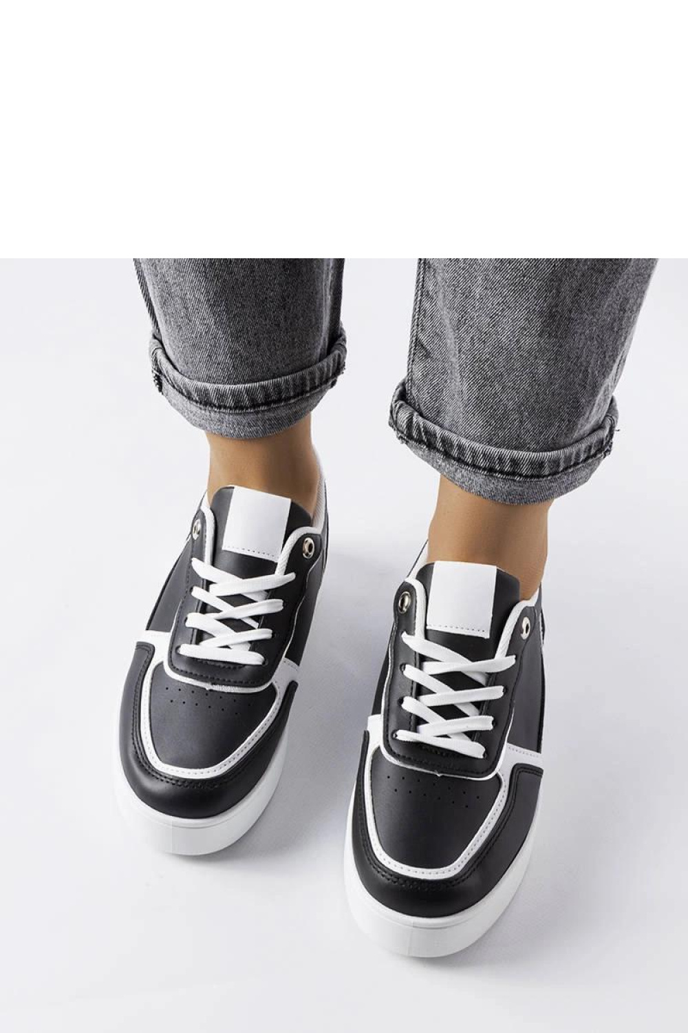 Czarne sneakersy na platformie Tooele - Solea - obrazek 3