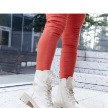 Beżowe botki z ozdobnymi koralikami Accadia – Solea