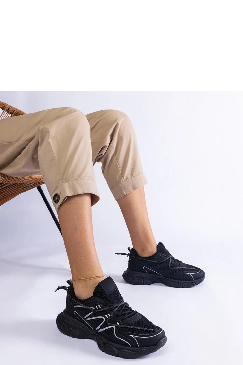 Czarne damskie sneakersy na masywnej podeszwie Colunga - Solea