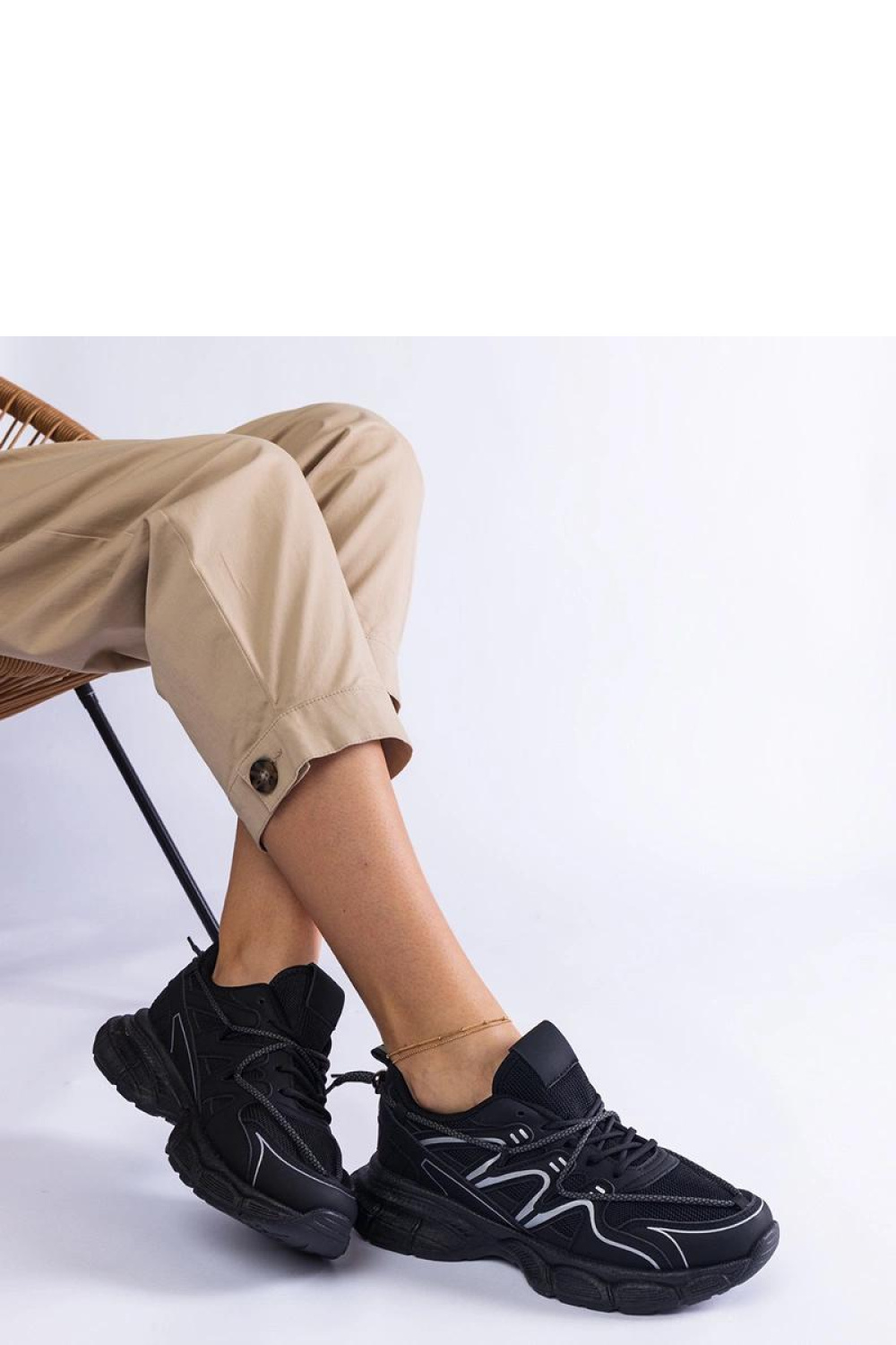 Czarne damskie sneakersy na masywnej podeszwie Colunga - Solea - obrazek 3