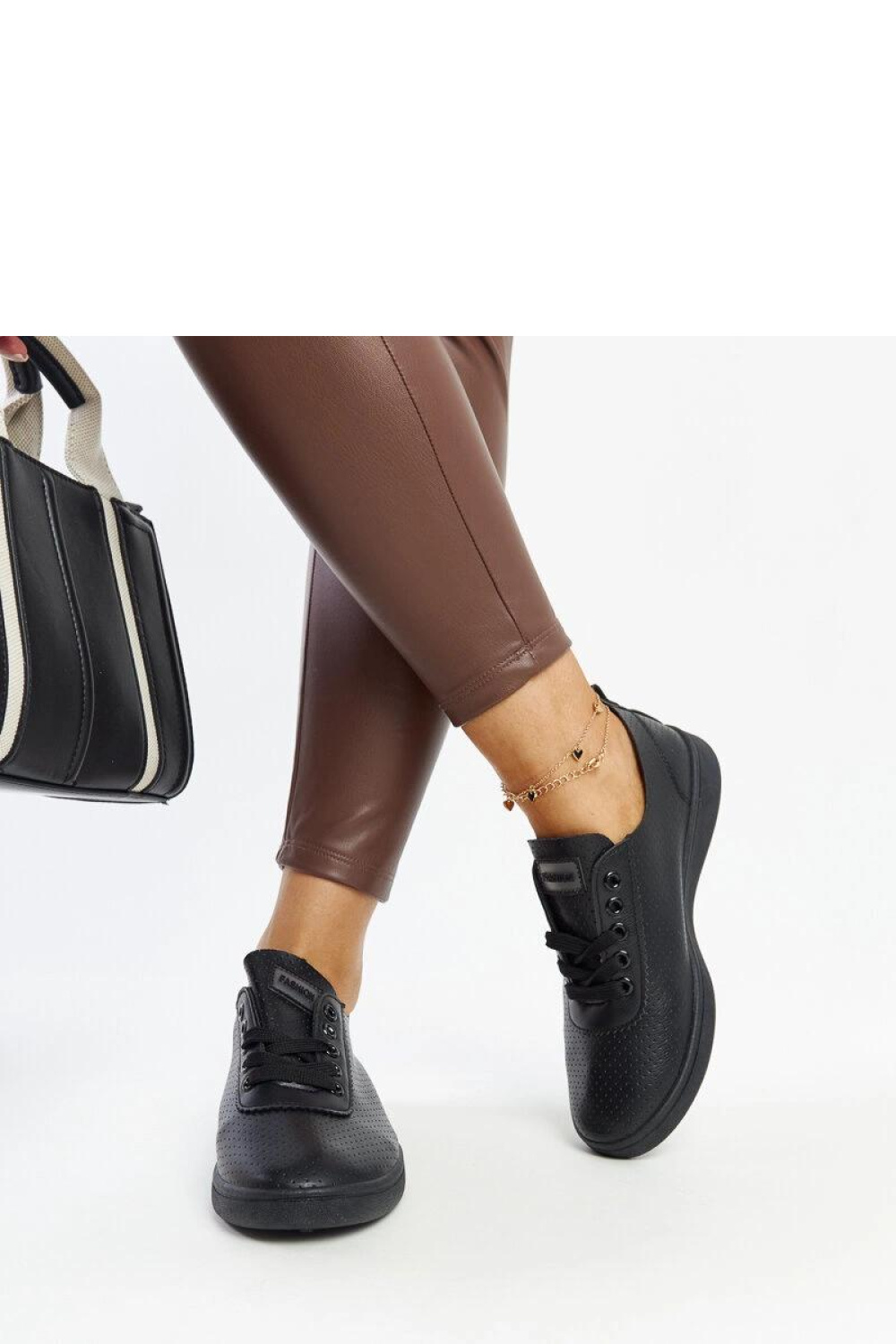 Czarne trampki eko-skórzane Yusra - Solea - obrazek 2