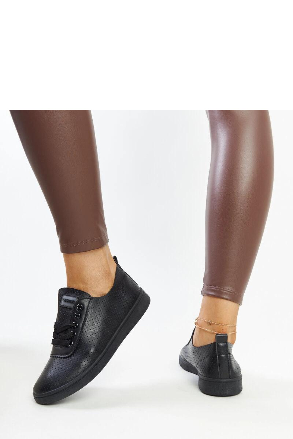 Czarne trampki eko-skórzane Yusra - Solea - obrazek 4