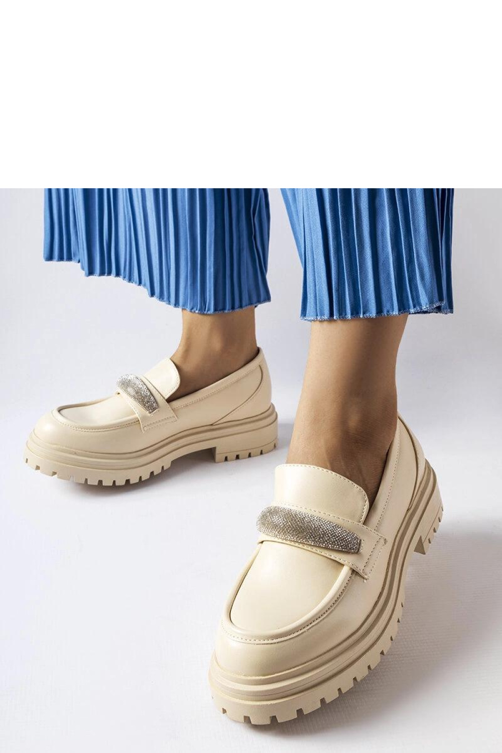 Beżowe mokasyny z cyrkoniami Hartford - Solea - obrazek 2