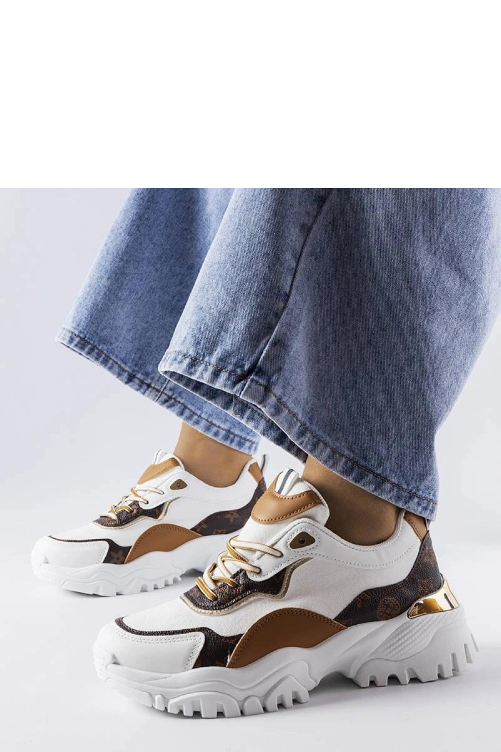 Białe sneakersy na nieregularnej podeszwie Alta - Solea