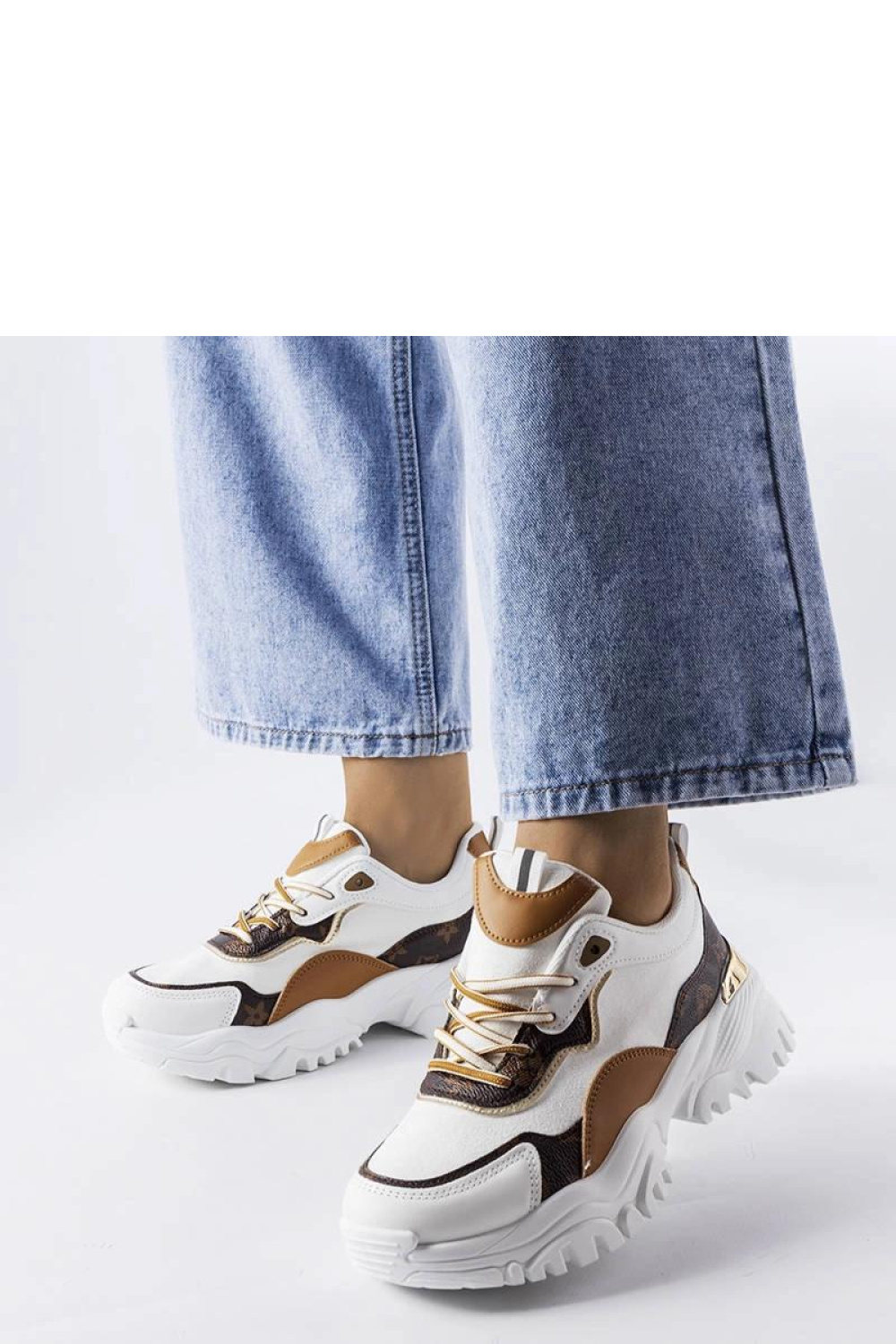 Białe sneakersy na nieregularnej podeszwie Alta - Solea - obrazek 2