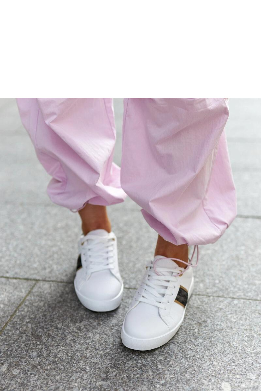 Białe sneakersy z ozdobnym paskiem Grada - Solea - obrazek 4