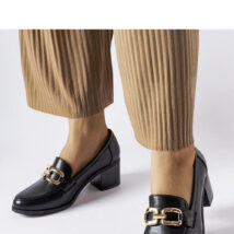 Czarne klasyczne mokasyny z klamerką Artus – Solea