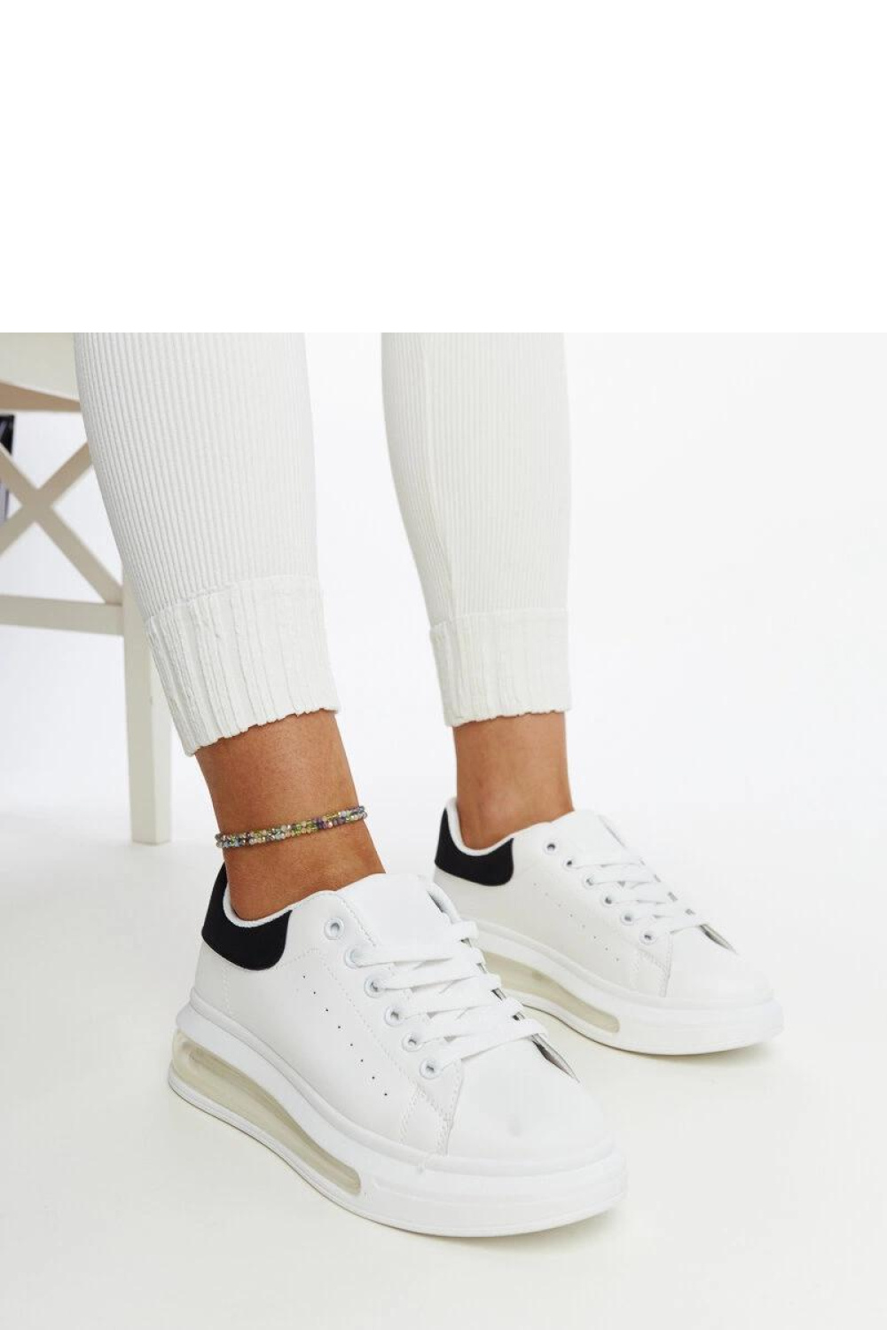 Białe sneakersy na wysokiej podeszwie Zrina - Solea - obrazek 2