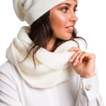 Czapka Damska Model BK044 Ecru – BE Knit
