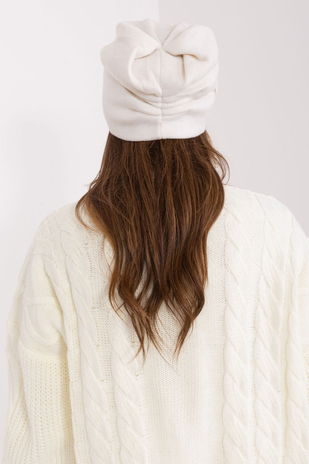 Czapka Model AT-CZ-2329.76 Ecru - AT - obrazek 3