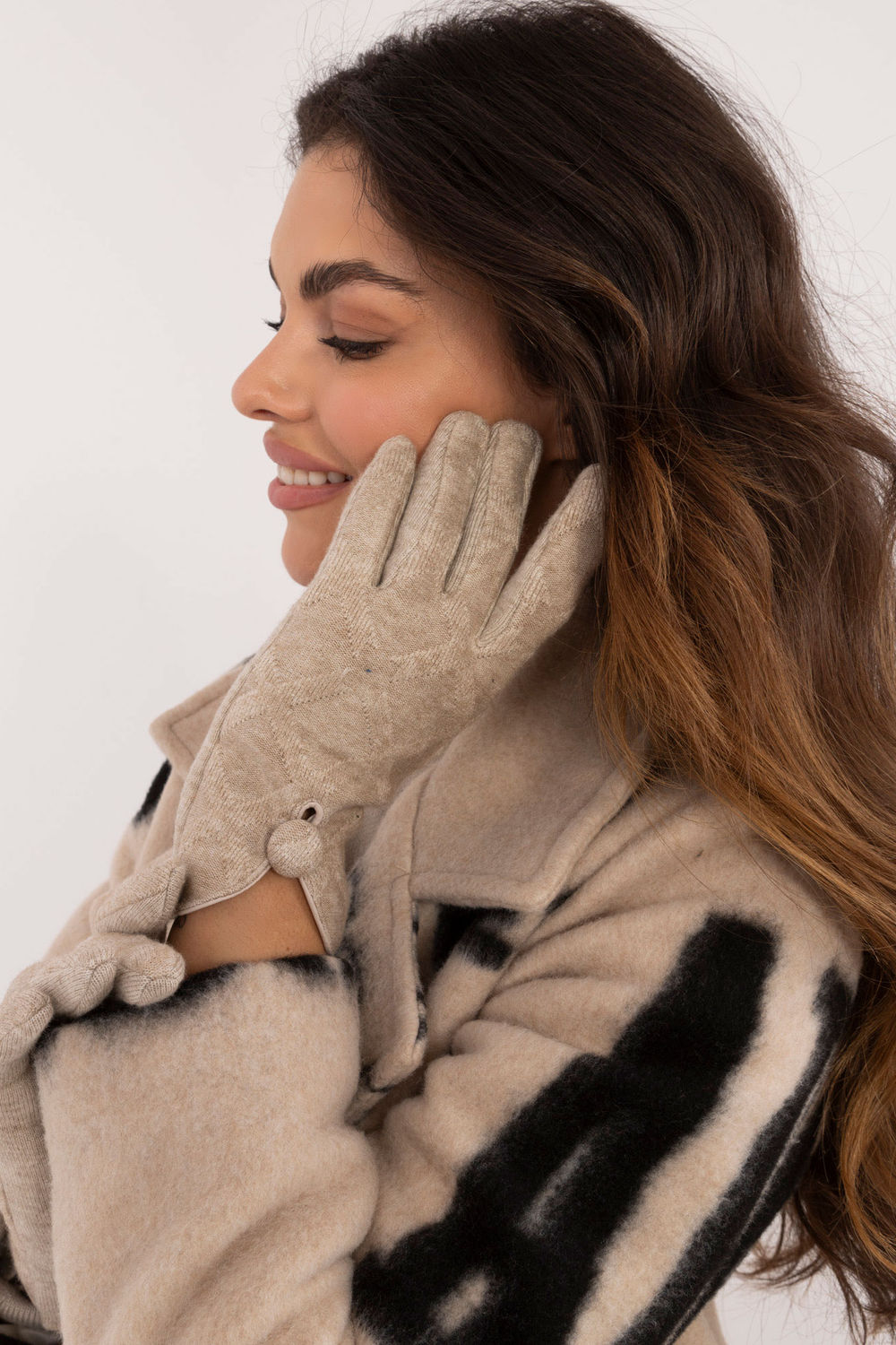 Rękawiczki Model AT-RK-23903.55 Beige - AT - obrazek 2