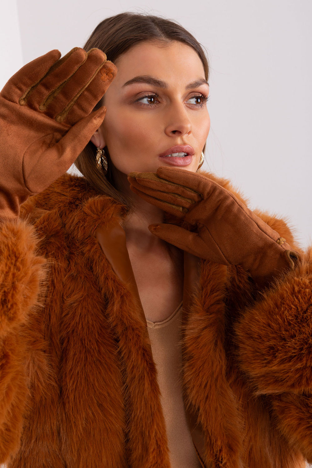 Rękawiczki Model AT-RK-238601.98 Light Brown - AT - obrazek 3