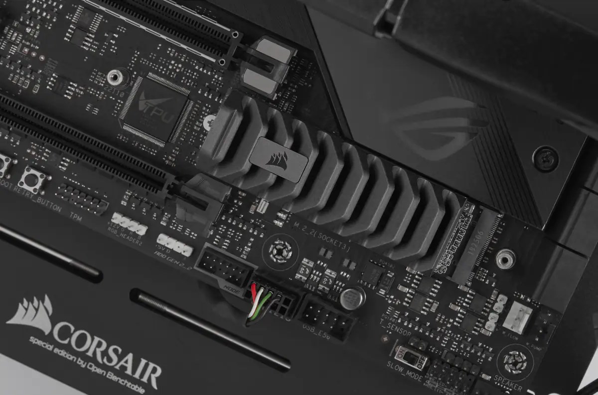 Dysk SSD Corsair MP600 Pro XT NVMe, PCIe 4.0 M.2 typu 2280 — 8 TB - obrazek 3