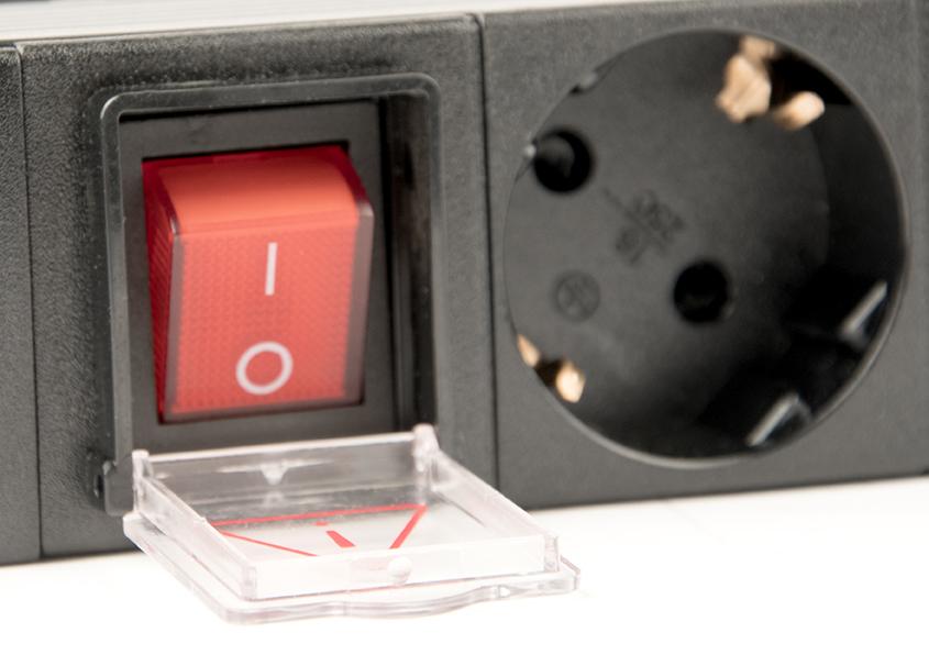 Listwa zasilająca do szaf Rack (PDU) Gembird EG-PDU-014-C14 wtyk C14 1U (3m) - obrazek 4