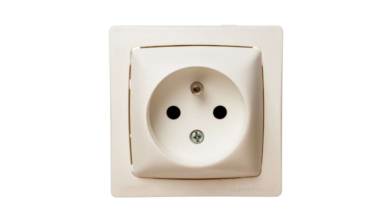 OTEO Gniazdo pojedyncze z/u 16A z przesłonami białe 086027