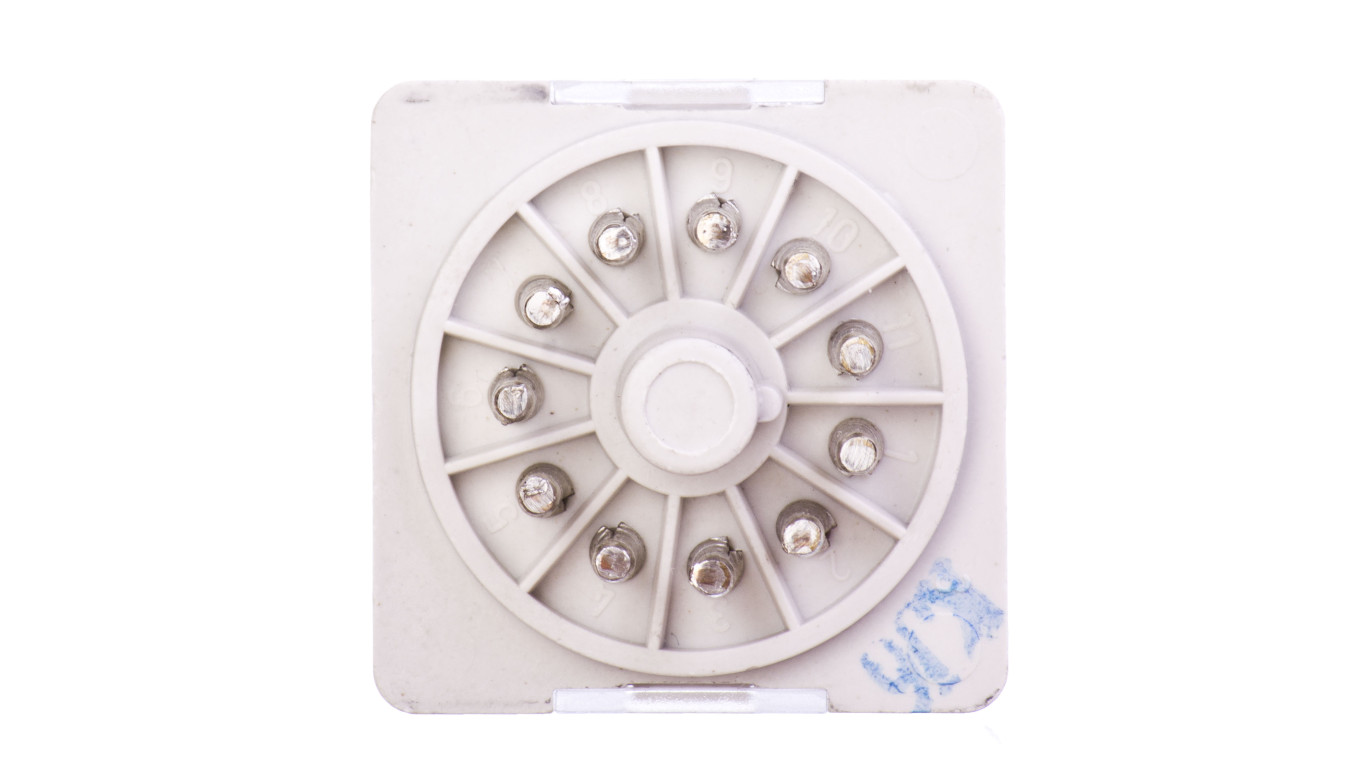 Przekaźnik przemysłowy 3P 24V DC AgNi R15-2013-23-1024-WTLD 804611