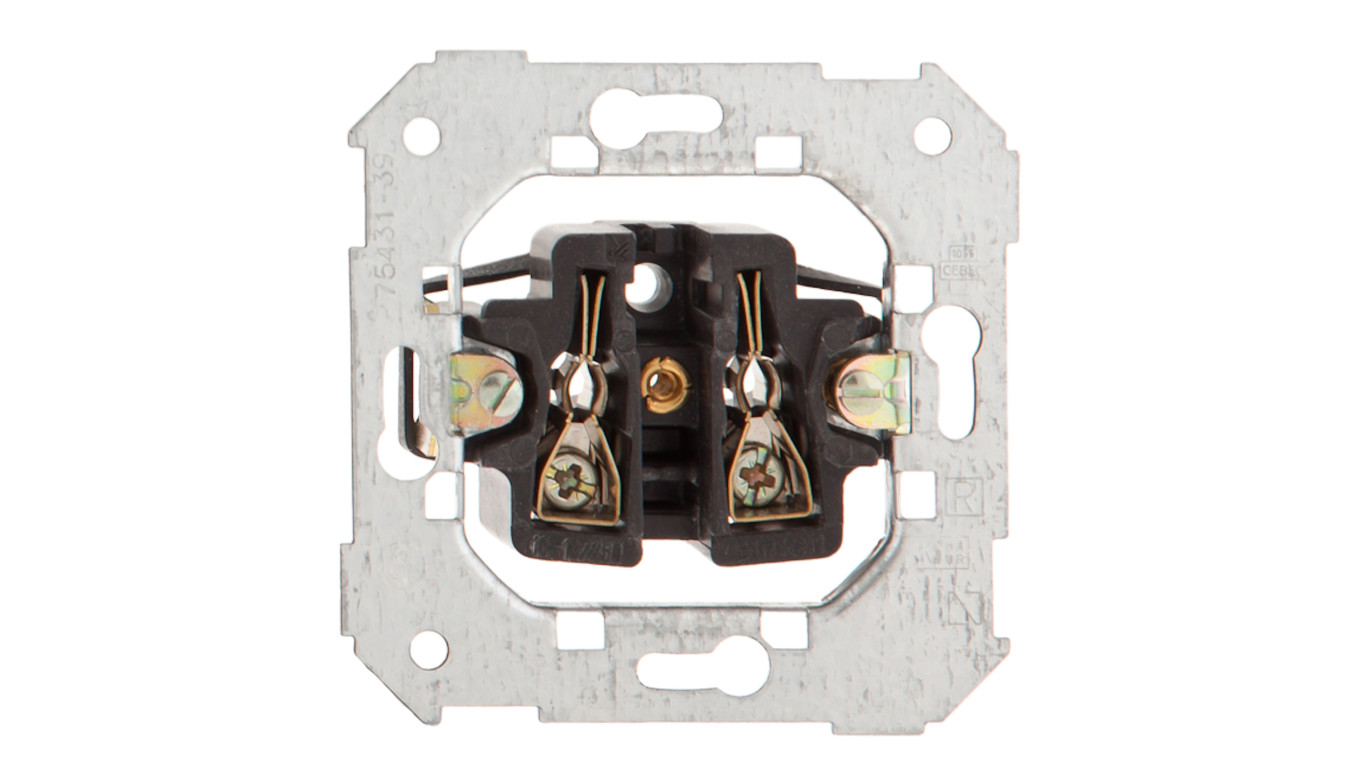 Simon 82 Gniazdo pojedyncze b/u 16A mechanizm 75431-39