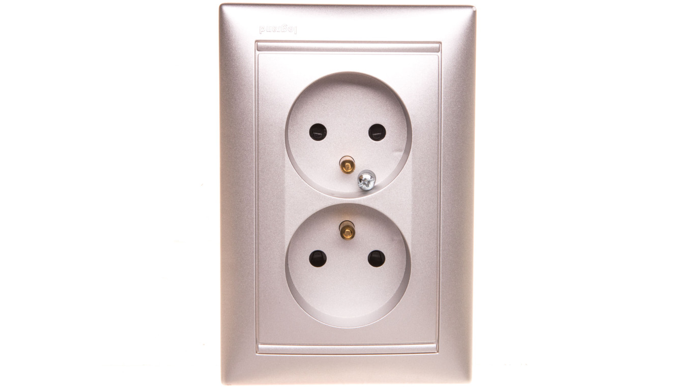 VALENA Gniazdo podwójne z/u 16A IP20 aluminium 770277