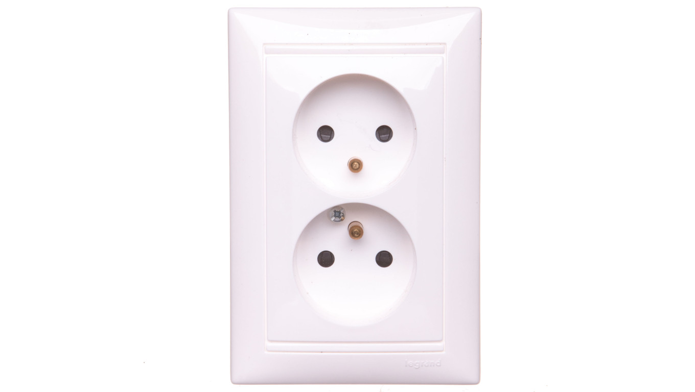 VALENA Gniazdo podwójne z/u 16A IP20 białe 770078